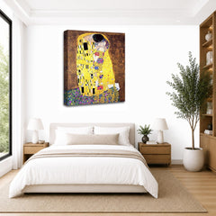 LR The Kiss Wall Art Picture – Gustav Klimt Fine Art Framed Canvas Print | Ready to Hang | Modern Wall Art for Living Room, Bedroom & Office